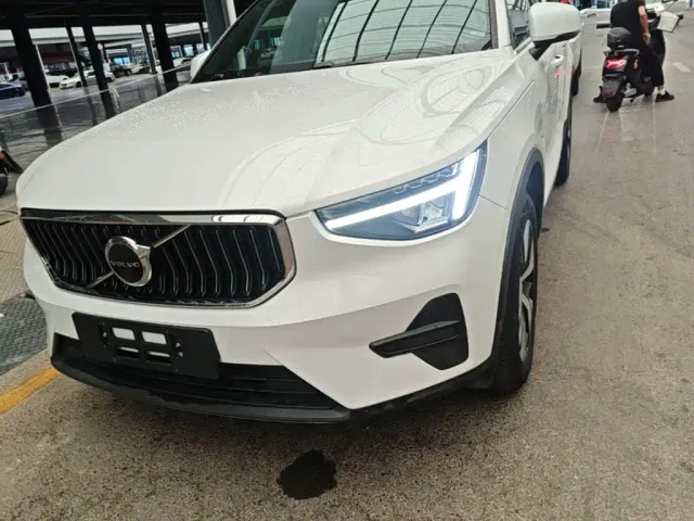 Volvo XC40 — Фото автомобиля 23