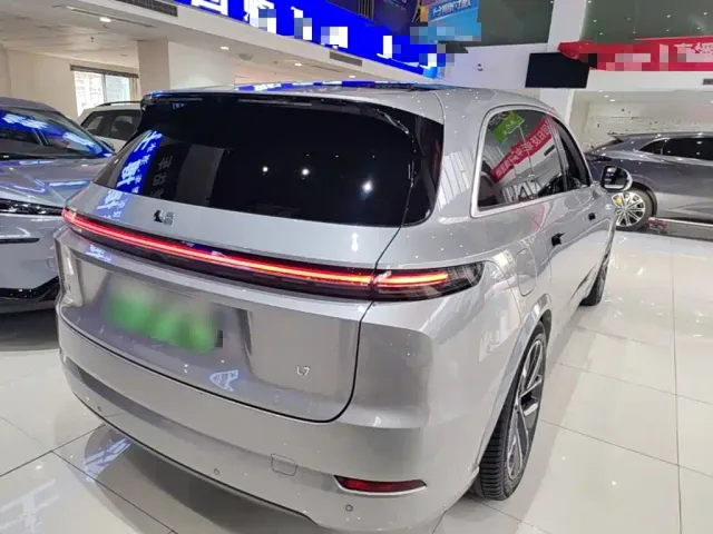 Li Auto L7 — Фото автомобиля 6