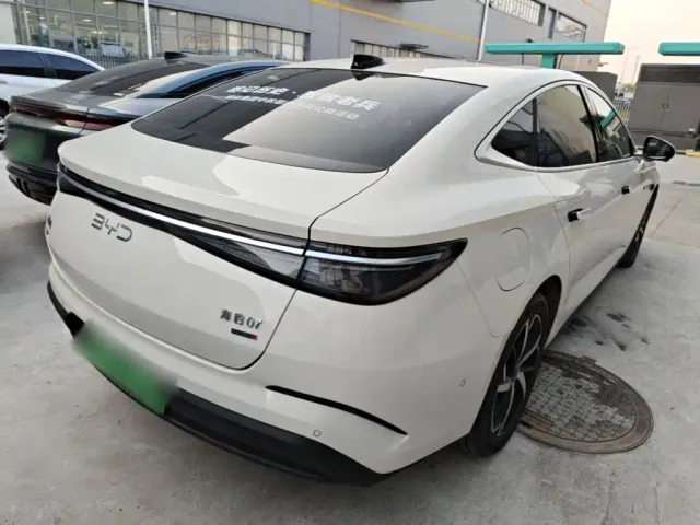 BYD Seal 07 DM-i — Фото автомобиля 6
