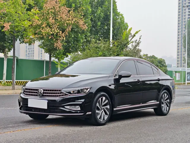 Фотография автомобиля — Volkswagen Magotan