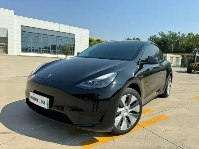 Фотография автомобиля — Tesla Model Y