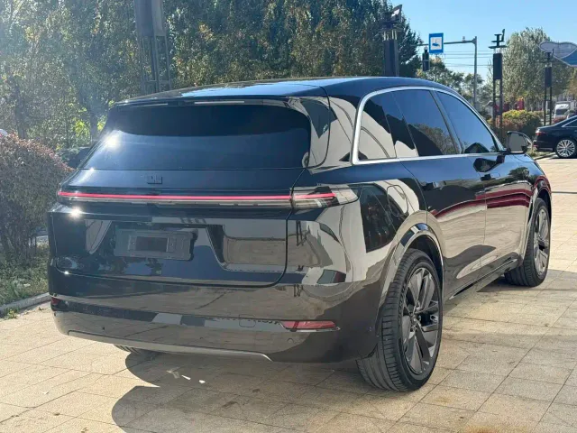 Li Auto L7 — Фото автомобиля 4