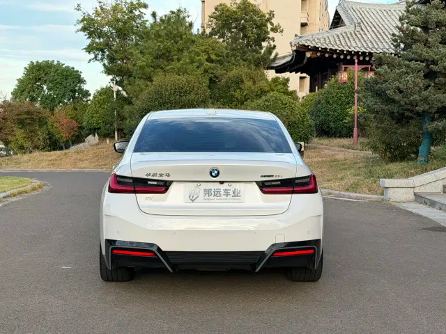 BMW i3 — Фото автомобиля 5