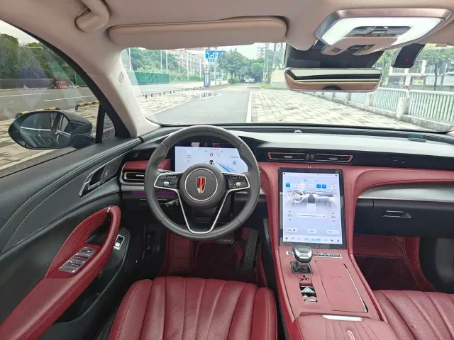 Hongqi H5 — Фото автомобиля 10
