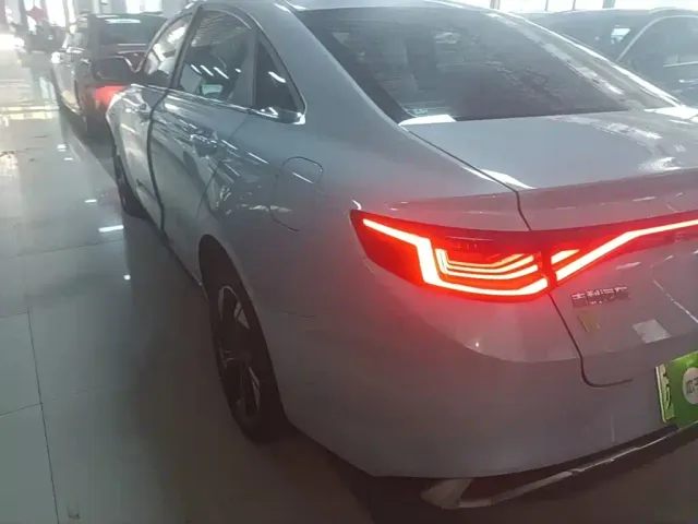 Geely Emgrand L — Фото автомобиля 4
