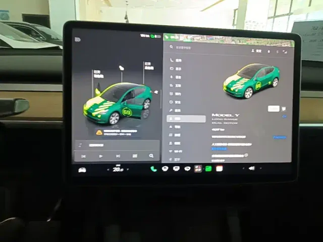 Tesla Model Y — Фото автомобиля 12