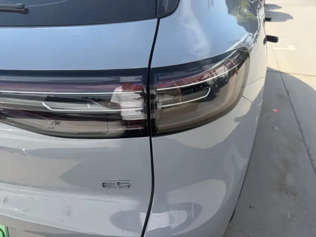 Geely Galaxy E5 — Фото автомобиля 12