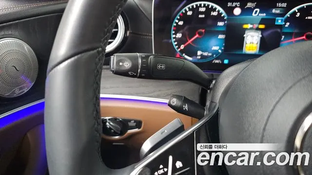 Mercedes-Benz E-Class — Фото автомобиля 19
