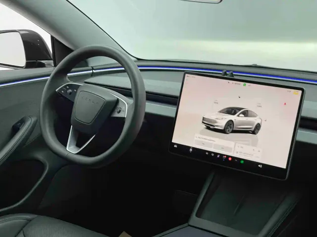 Tesla Model 3 — Фото автомобиля 11