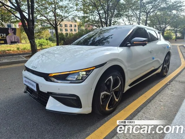 Kia EV6 — Фото автомобиля 2