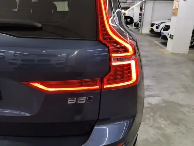 Volvo XC60 — Фото автомобиля 7