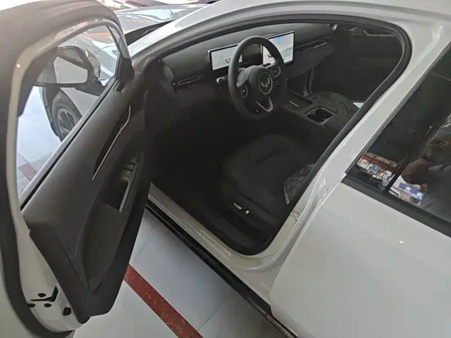 Wuling Starlight — Фото автомобиля 15