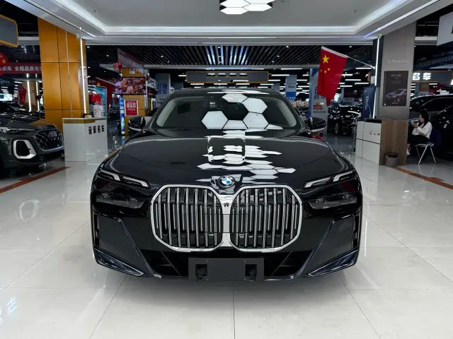 BMW 7 Series — Фото автомобиля 2