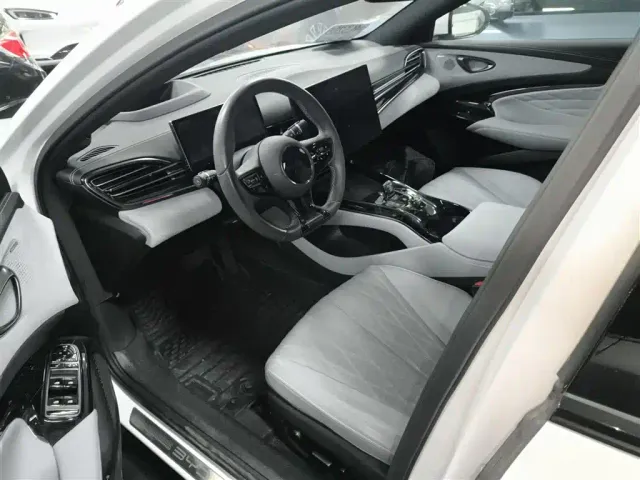 BYD Seal — Фото автомобиля 15