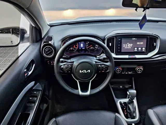 Kia KX1 — Фото автомобиля 12
