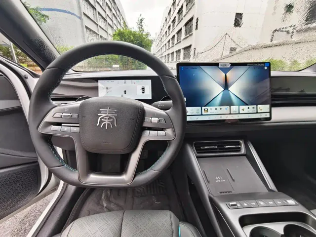 BYD Qin L — Фото автомобиля 9