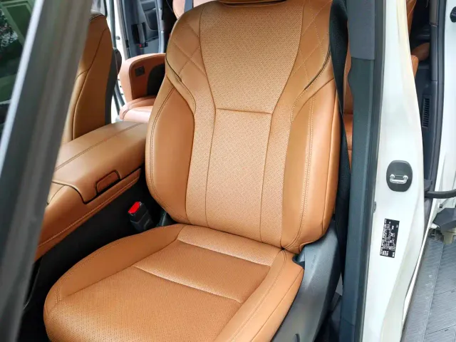 Toyota Vellfire — Фото автомобиля 12