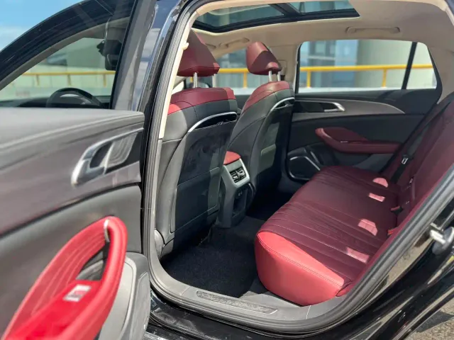 Hongqi H5 — Фото автомобиля 5