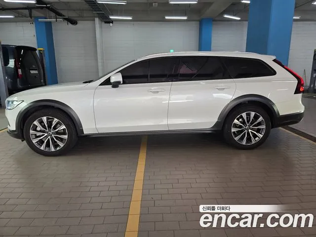 Вольво V90 — Фото автомобиля 3
