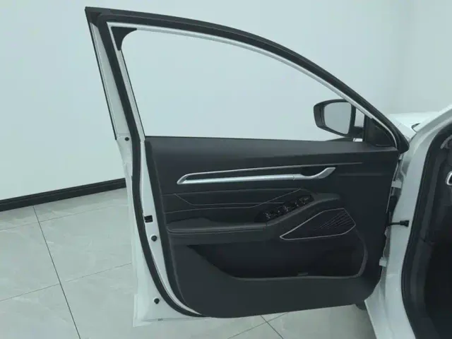 Geely Emgrand — Фото автомобиля 7