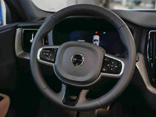 Volvo XC60 — Фото автомобиля 6