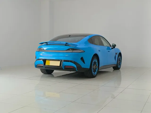 Xiaomi SU7 — Фото автомобиля 17