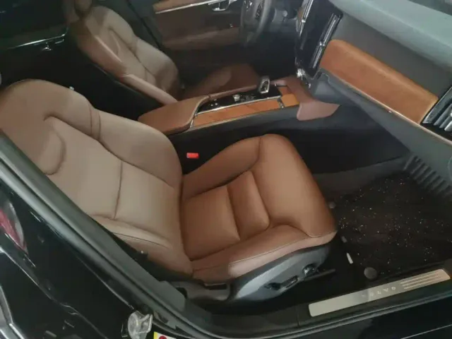Volvo S90 — Фото автомобиля 24