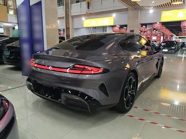 Xiaomi SU7 — Фото автомобиля 6