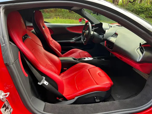 Ferrari SF90 — Фото автомобиля 10