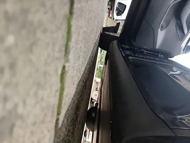 Tesla Model Y — Фото автомобиля 21
