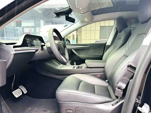 Tesla Model Y — Фото автомобиля 3