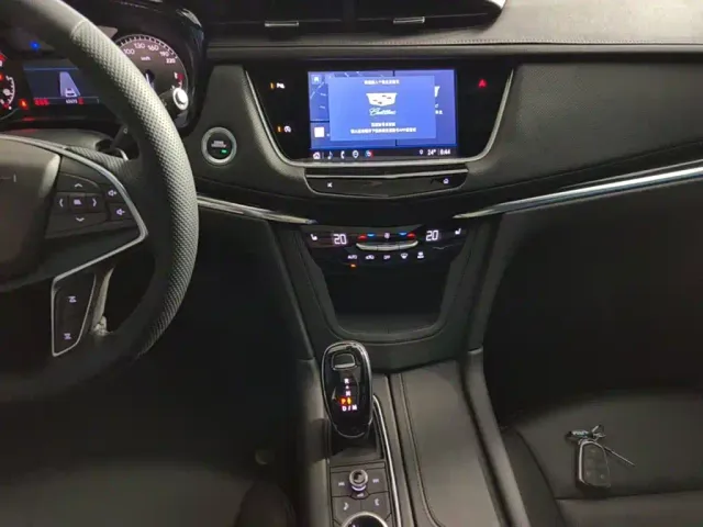 Cadillac XT5 — Фото автомобиля 12