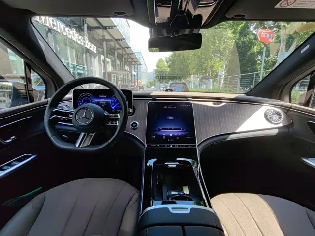 Mercedes-Benz EQE SUV — Фото автомобиля 7