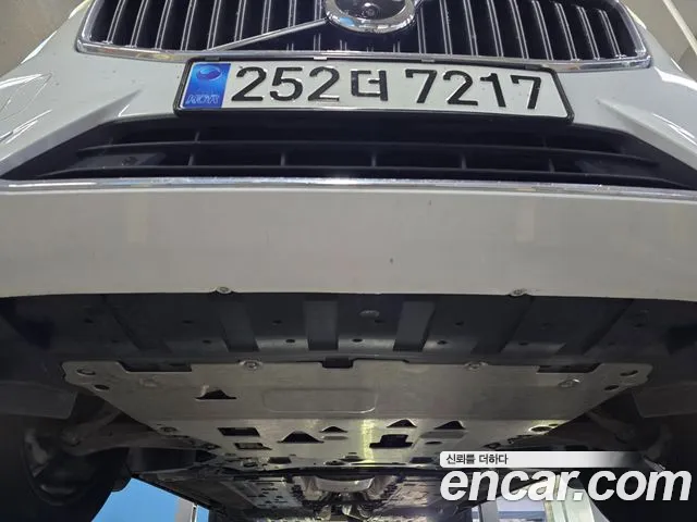Вольво XC60 — Фото автомобиля 7