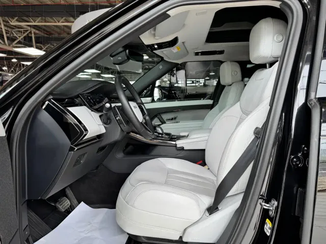 Land Rover Range Rover Sport — Фото автомобиля 16