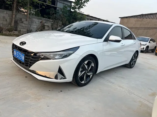 Фотография автомобиля — Hyundai Elantra