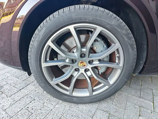 Porsche Cayenne — Фото автомобиля 7