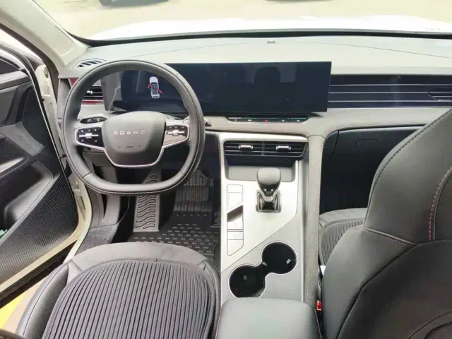 Roewe D5X DMH — Фото автомобиля 12