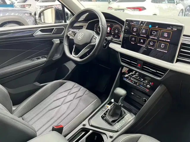 Volkswagen Tiguan L — Фото автомобиля 17