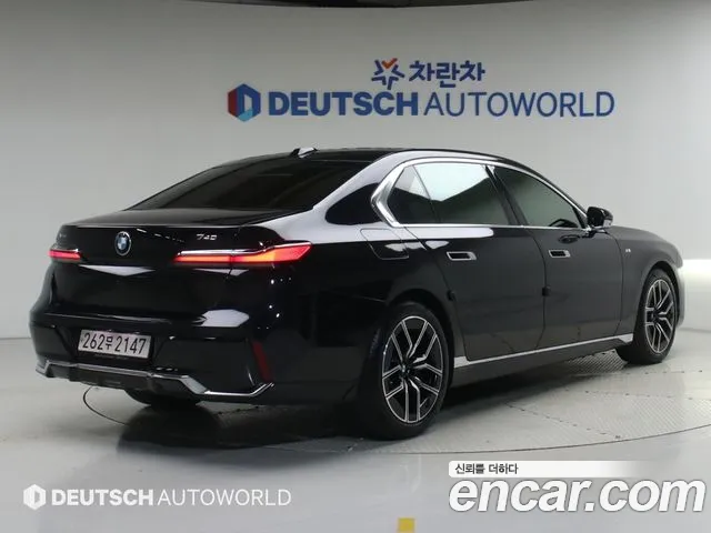 BMW 7-Series — Фото автомобиля 2