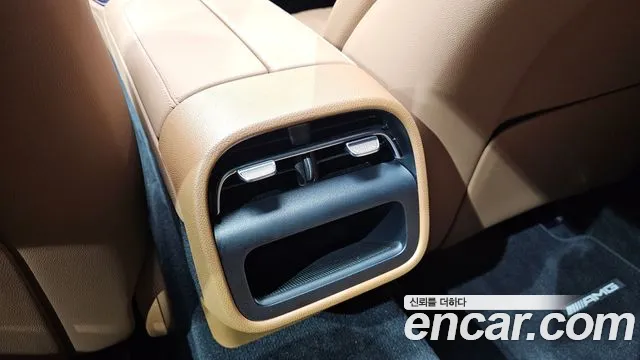 Mercedes-Benz E-Class — Фото автомобиля 26