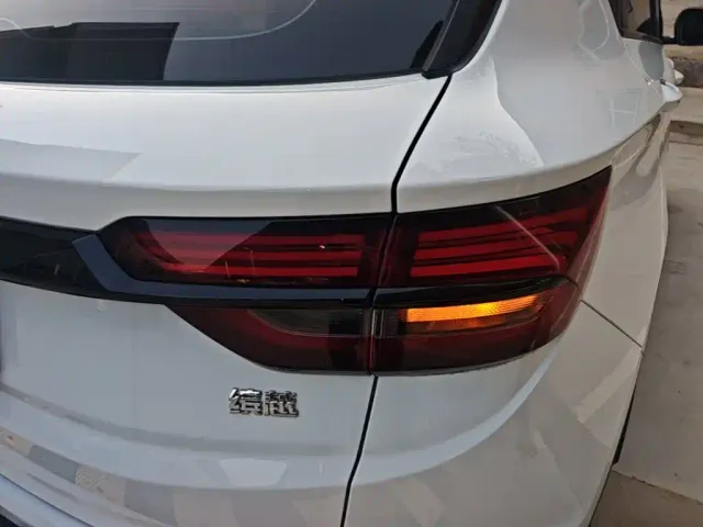 Geely Binyue — Фото автомобиля 7