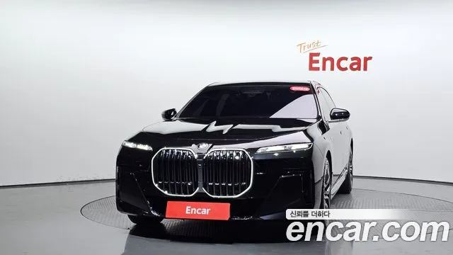 BMW 7-Series 7 серия (G70) 740i sDrive M Sport — Фото автомобиля 3