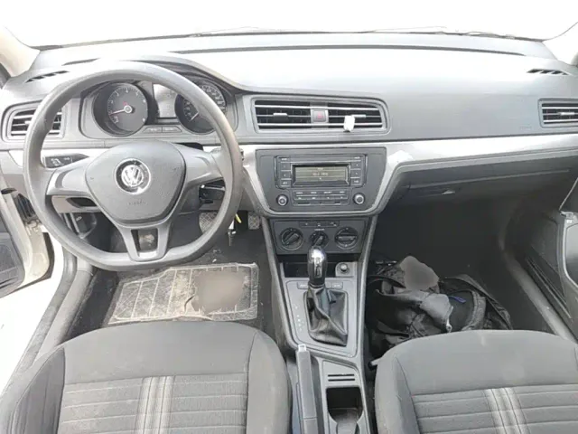 Volkswagen Lavida — Фото автомобиля 9
