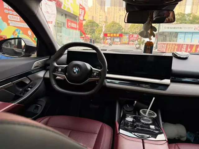 BMW 5 Series — Фото автомобиля 7