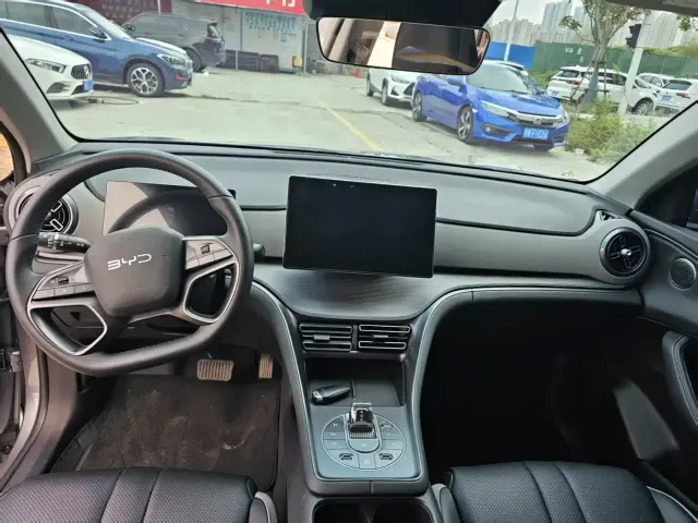 BYD Seal 05 DM-i — Фото автомобиля 5