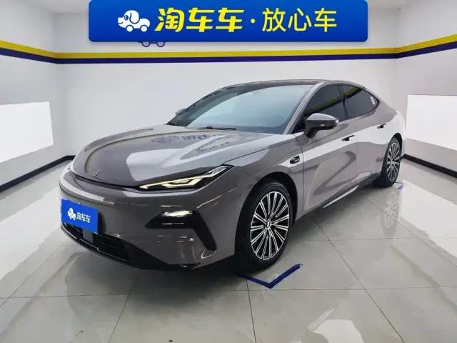 Фотография автомобиля — Geely Galaxy Xingyao 8