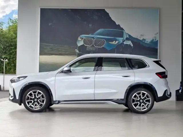 BMW BMW X1 2024 sDrive25Li X Design Package — Фото автомобиля 3