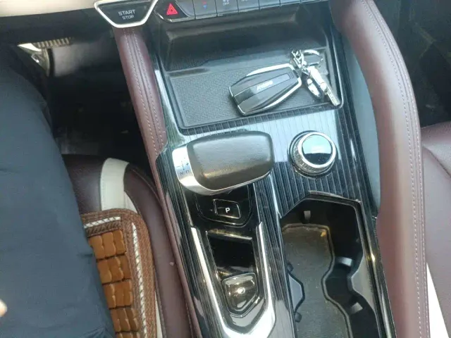 Geely Xingyue L — Фото автомобиля 17