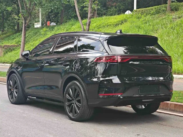BYD Tang — Фото автомобиля 3